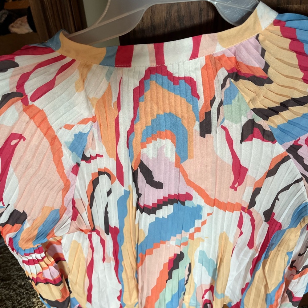 Ladies Blouse - Picture 2 of 2
